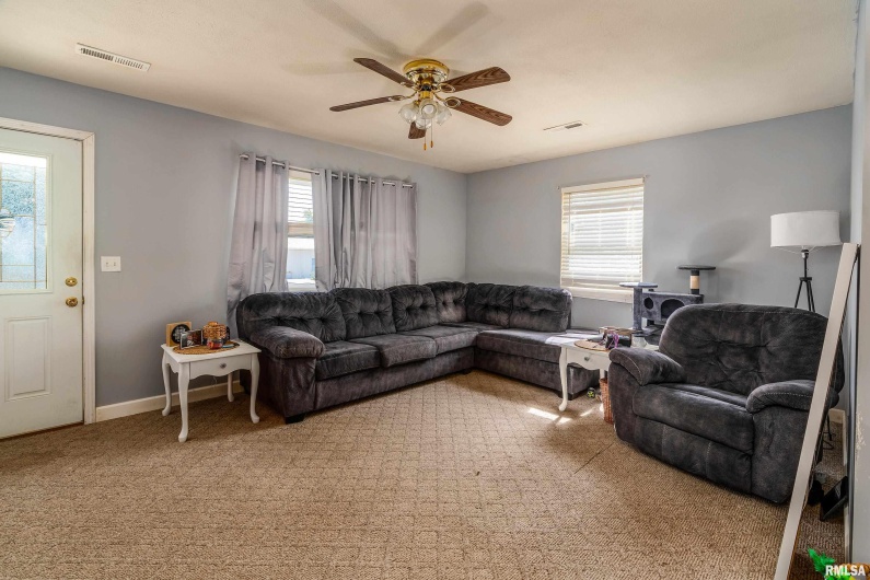 902 TAFT Street, Marion, Illinois 62959, 2 Bedrooms Bedrooms, 0 ,1 BathroomBathrooms,Residential,For Sale,TAFT,0,RMAQC4268105