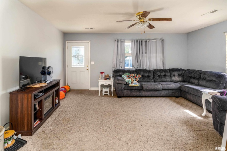 902 TAFT Street, Marion, Illinois 62959, 2 Bedrooms Bedrooms, 0 ,1 BathroomBathrooms,Residential,For Sale,TAFT,0,RMAQC4268105