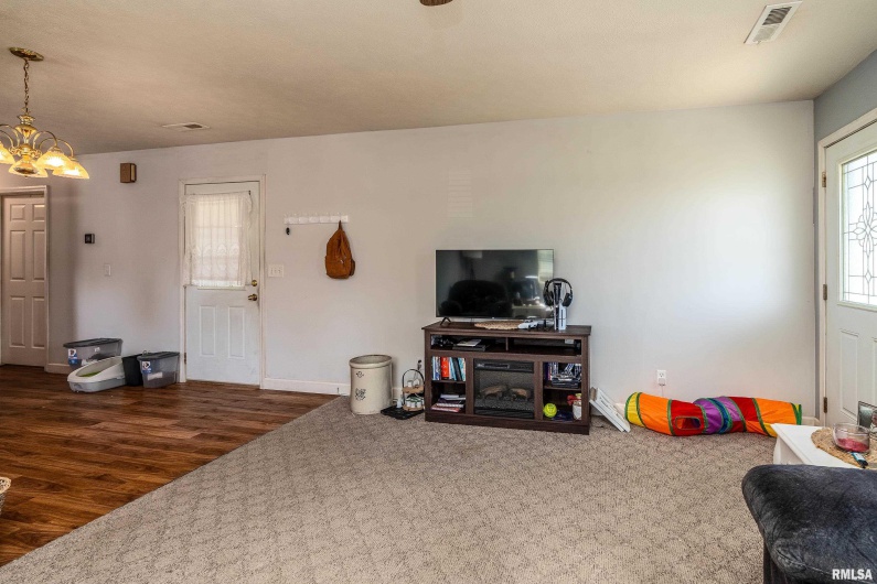 902 TAFT Street, Marion, Illinois 62959, 2 Bedrooms Bedrooms, 0 ,1 BathroomBathrooms,Residential,For Sale,TAFT,0,RMAQC4268105