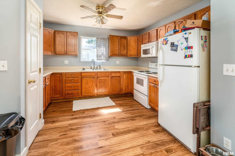 902 TAFT Street, Marion, Illinois 62959, 2 Bedrooms Bedrooms, 0 ,1 BathroomBathrooms,Residential,For Sale,TAFT,0,RMAQC4268105