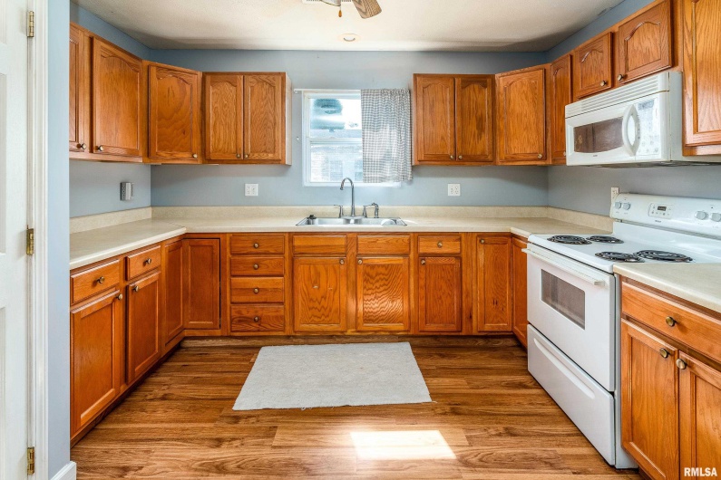 902 TAFT Street, Marion, Illinois 62959, 2 Bedrooms Bedrooms, 0 ,1 BathroomBathrooms,Residential,For Sale,TAFT,0,RMAQC4268105