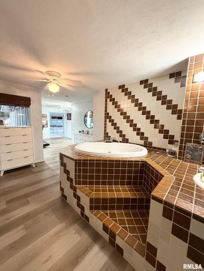 2 PINEWOOD Drive, Carbondale, Illinois 62901, 3 Bedrooms Bedrooms, 0 ,2 BathroomsBathrooms,Residential,For Sale,PINEWOOD,0,RMAQC4269880