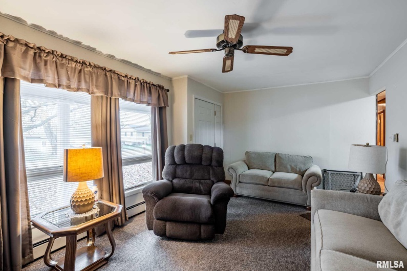 800 11TH Street, Johnston City, Illinois 62951, 3 Bedrooms Bedrooms, 0 ,1 BathroomBathrooms,Residential,For Sale,11TH,0,RMAQC4269881