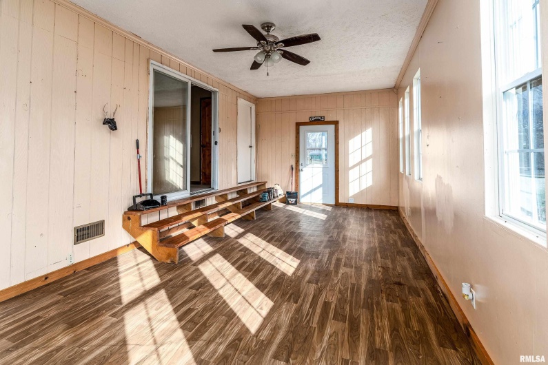 18662 Liberty School Road, Thompsonville, Illinois 62890, 3 Bedrooms Bedrooms, 0 ,2 BathroomsBathrooms,Residential,For Sale,Liberty School,0,RMAEB460690