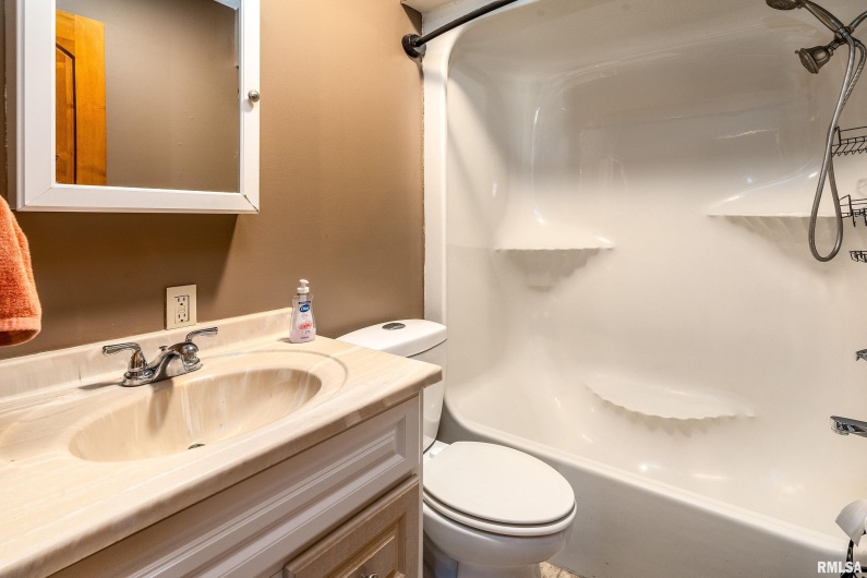 18662 Liberty School Road, Thompsonville, Illinois 62890, 3 Bedrooms Bedrooms, 0 ,2 BathroomsBathrooms,Residential,For Sale,Liberty School,0,RMAEB460690