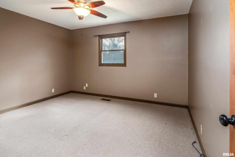 18662 Liberty School Road, Thompsonville, Illinois 62890, 3 Bedrooms Bedrooms, 0 ,2 BathroomsBathrooms,Residential,For Sale,Liberty School,0,RMAEB460690