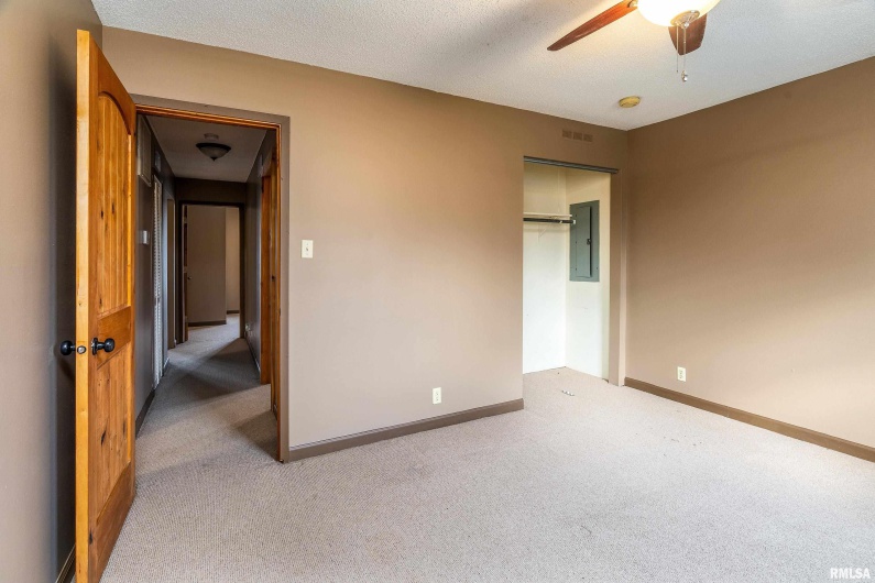 18662 Liberty School Road, Thompsonville, Illinois 62890, 3 Bedrooms Bedrooms, 0 ,2 BathroomsBathrooms,Residential,For Sale,Liberty School,0,RMAEB460690