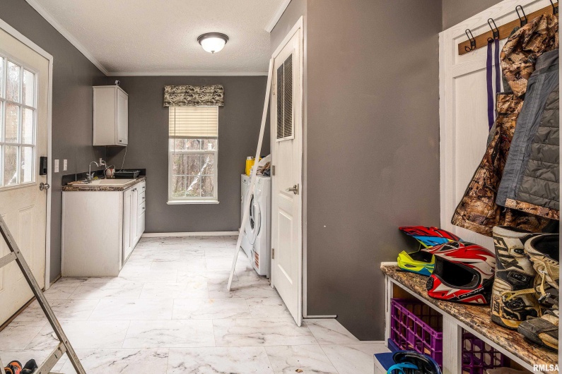 1201 PINE RIDGE Lane, Makanda, Illinois 62958, 3 Bedrooms Bedrooms, 0 ,2 BathroomsBathrooms,Residential,For Sale,PINE RIDGE,0,RMAEB460691