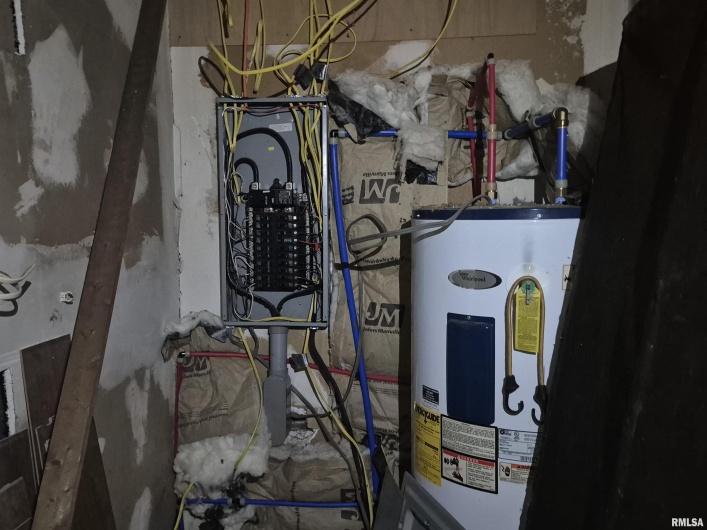 117 MONROE Street, Golconda, Illinois 62938, 2 Bedrooms Bedrooms, 0 ,1 BathroomBathrooms,Residential,For Sale,MONROE,0,RMAEB460693