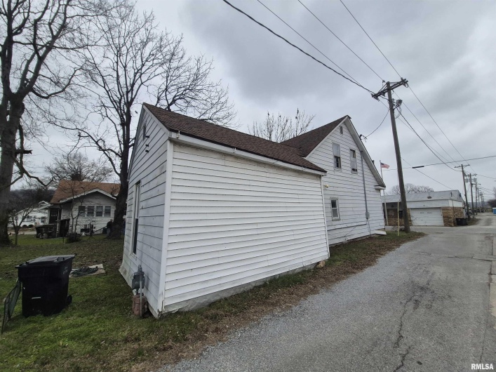 117 MONROE Street, Golconda, Illinois 62938, 2 Bedrooms Bedrooms, 0 ,1 BathroomBathrooms,Residential,For Sale,MONROE,0,RMAEB460693