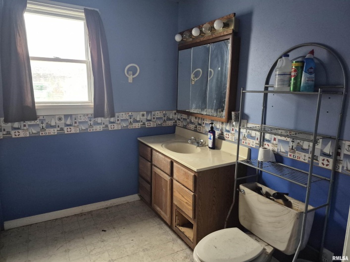 117 MONROE Street, Golconda, Illinois 62938, 2 Bedrooms Bedrooms, 0 ,1 BathroomBathrooms,Residential,For Sale,MONROE,0,RMAEB460693