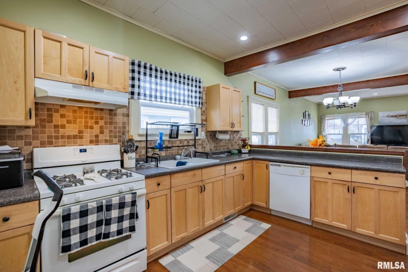 712 CIRCLE Drive, Marion, Illinois 62959, 3 Bedrooms Bedrooms, 0 ,2 BathroomsBathrooms,Residential,For Sale,CIRCLE,0,RMAQC4269900