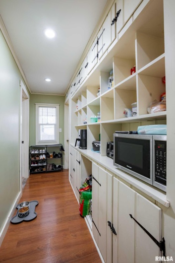 712 CIRCLE Drive, Marion, Illinois 62959, 3 Bedrooms Bedrooms, 0 ,2 BathroomsBathrooms,Residential,For Sale,CIRCLE,0,RMAQC4269900