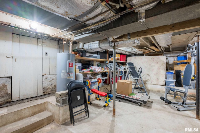 712 CIRCLE Drive, Marion, Illinois 62959, 3 Bedrooms Bedrooms, 0 ,2 BathroomsBathrooms,Residential,For Sale,CIRCLE,0,RMAQC4269900