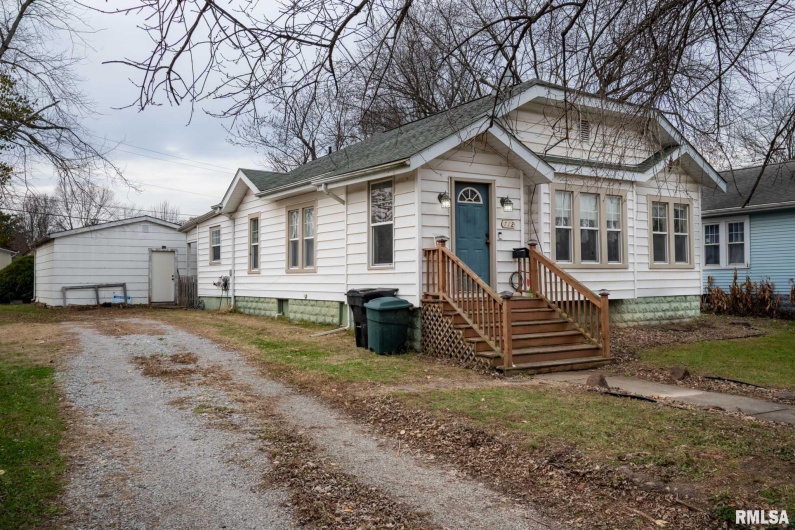 712 CIRCLE Drive, Marion, Illinois 62959, 3 Bedrooms Bedrooms, 0 ,2 BathroomsBathrooms,Residential,For Sale,CIRCLE,0,RMAQC4269900