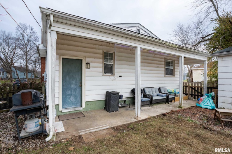 712 CIRCLE Drive, Marion, Illinois 62959, 3 Bedrooms Bedrooms, 0 ,2 BathroomsBathrooms,Residential,For Sale,CIRCLE,0,RMAQC4269900