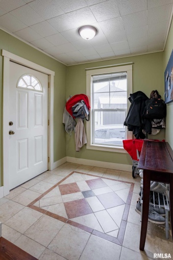 712 CIRCLE Drive, Marion, Illinois 62959, 3 Bedrooms Bedrooms, 0 ,2 BathroomsBathrooms,Residential,For Sale,CIRCLE,0,RMAQC4269900