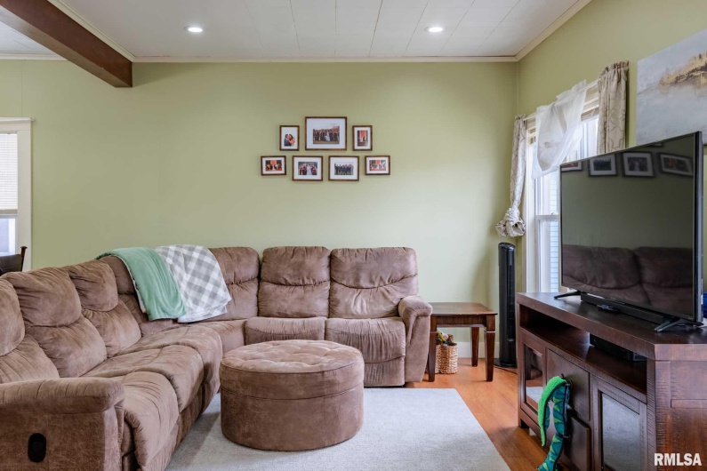 712 CIRCLE Drive, Marion, Illinois 62959, 3 Bedrooms Bedrooms, 0 ,2 BathroomsBathrooms,Residential,For Sale,CIRCLE,0,RMAQC4269900