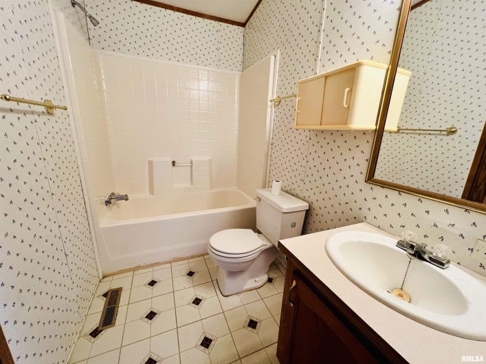 14809 Sulphur Springs Road, Creal Springs, Illinois 62922, 4 Bedrooms Bedrooms, 0 ,3 BathroomsBathrooms,Residential,For Sale,Sulphur Springs,0,RMAQC4269902