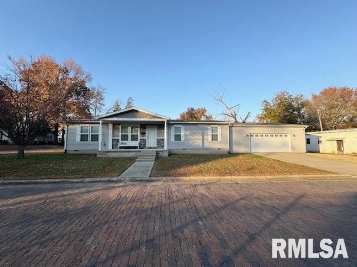 509 MADISON Street, Herrin, Illinois 62948, 3 Bedrooms Bedrooms, 0 ,2 BathroomsBathrooms,Residential,For Sale,MADISON,0,RMAEB460485