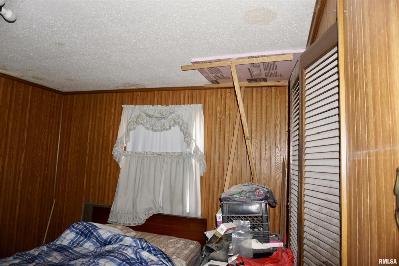 205 9TH Street, Colp, Illinois 62921, 3 Bedrooms Bedrooms, 0 ,2 BathroomsBathrooms,Residential,For Sale,9TH,0,RMAEB460700