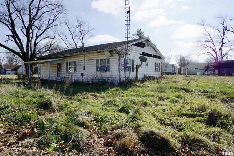 205 9TH Street, Colp, Illinois 62921, 3 Bedrooms Bedrooms, 0 ,2 BathroomsBathrooms,Residential,For Sale,9TH,0,RMAEB460700