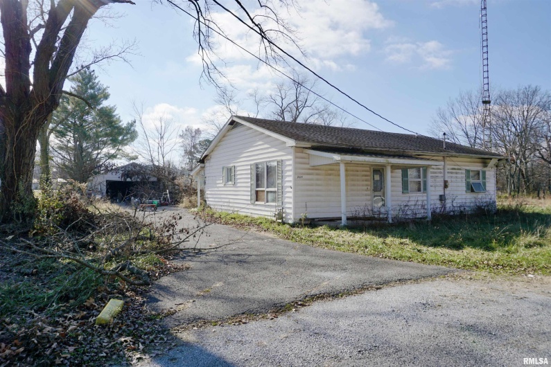 205 9TH Street, Colp, Illinois 62921, 3 Bedrooms Bedrooms, 0 ,2 BathroomsBathrooms,Residential,For Sale,9TH,0,RMAEB460700