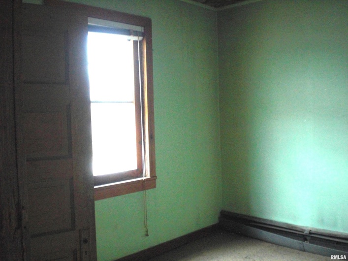 113 WASHINGTON Street, Carbondale, Illinois 62901, 0 , 0 ,0,Commercial Sale,For Sale,WASHINGTON,0,RMAEB444056