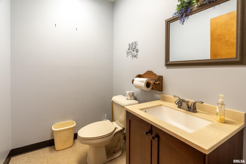 631 PERSHING Street, Energy, Illinois 62933, 0 , 0 ,0,Commercial Sale,For Sale,PERSHING,0,RMAEB457460