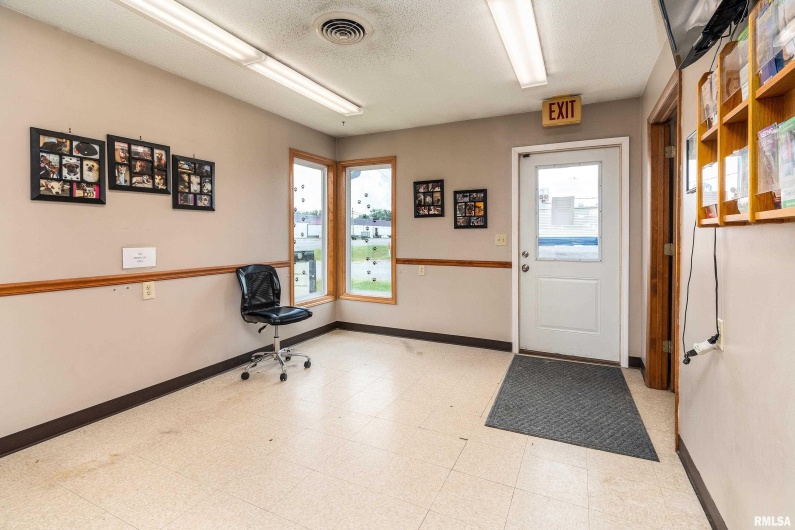 631 PERSHING Street, Energy, Illinois 62933, 0 , 0 ,0,Commercial Sale,For Sale,PERSHING,0,RMAEB457460