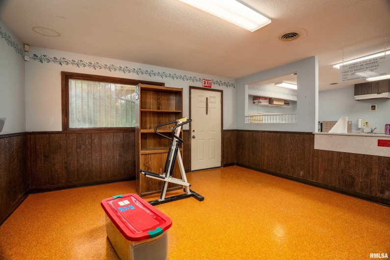 3014 ILLINOIS Avenue, Carbondale, Illinois 62903, 0 , 0 ,0,Commercial Sale,For Sale,ILLINOIS,0,RMAEB457464