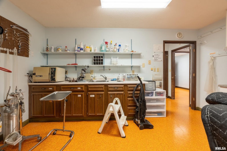 3014 ILLINOIS Avenue, Carbondale, Illinois 62903, 0 , 0 ,0,Commercial Sale,For Sale,ILLINOIS,0,RMAEB457464