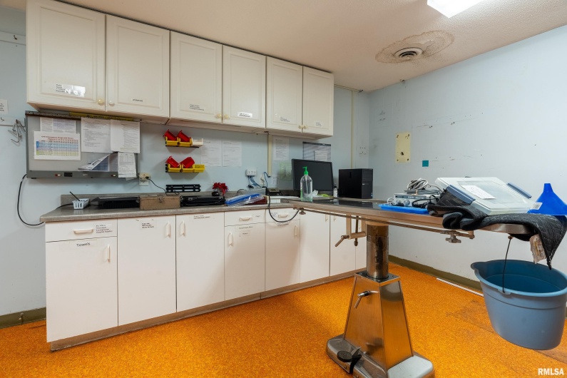 3014 ILLINOIS Avenue, Carbondale, Illinois 62903, 0 , 0 ,0,Commercial Sale,For Sale,ILLINOIS,0,RMAEB457464