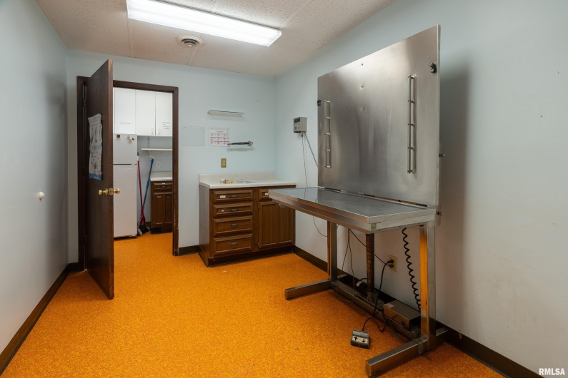 3014 ILLINOIS Avenue, Carbondale, Illinois 62903, 0 , 0 ,0,Commercial Sale,For Sale,ILLINOIS,0,RMAEB457464