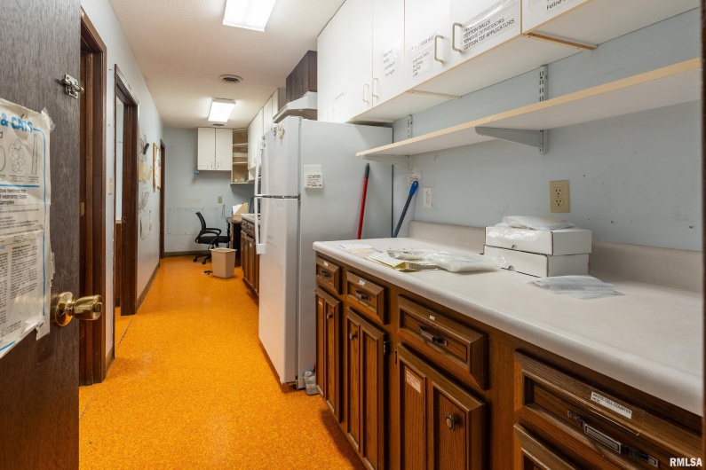 3014 ILLINOIS Avenue, Carbondale, Illinois 62903, 0 , 0 ,0,Commercial Sale,For Sale,ILLINOIS,0,RMAEB457464