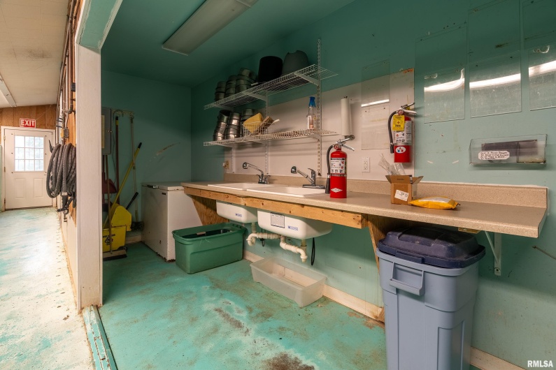 3014 ILLINOIS Avenue, Carbondale, Illinois 62903, 0 , 0 ,0,Commercial Sale,For Sale,ILLINOIS,0,RMAEB457464