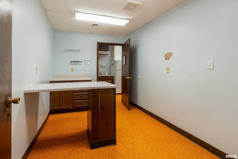 3014 ILLINOIS Avenue, Carbondale, Illinois 62903, 0 , 0 ,0,Commercial Sale,For Sale,ILLINOIS,0,RMAEB457464