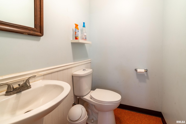 3014 ILLINOIS Avenue, Carbondale, Illinois 62903, 0 , 0 ,0,Commercial Sale,For Sale,ILLINOIS,0,RMAEB457464