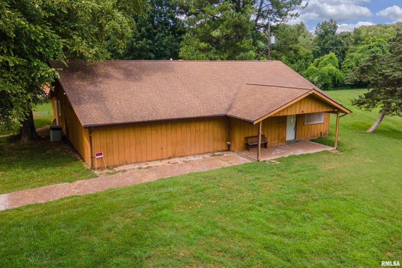 3014 ILLINOIS Avenue, Carbondale, Illinois 62903, 0 , 0 ,0,Commercial Sale,For Sale,ILLINOIS,0,RMAEB457464