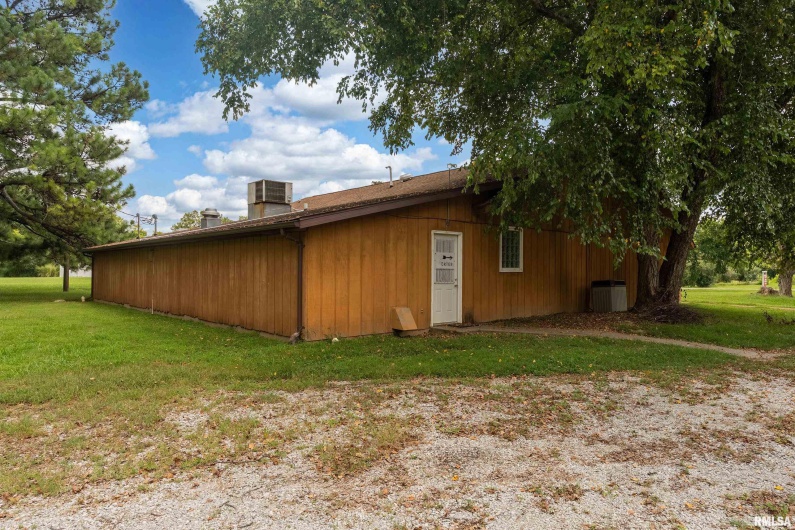 3014 ILLINOIS Avenue, Carbondale, Illinois 62903, 0 , 0 ,0,Commercial Sale,For Sale,ILLINOIS,0,RMAEB457464