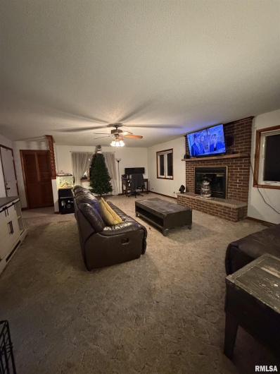 8576 Old Route 13, Marion, Illinois 62959, 3 Bedrooms Bedrooms, 0 ,2 BathroomsBathrooms,Residential,For Sale,Old Route 13,0,RMAEB460701