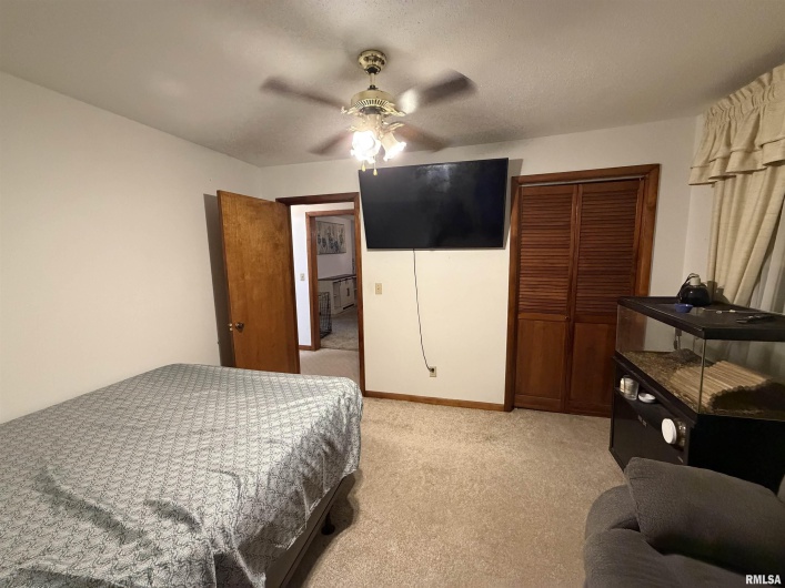 8576 Old Route 13, Marion, Illinois 62959, 3 Bedrooms Bedrooms, 0 ,2 BathroomsBathrooms,Residential,For Sale,Old Route 13,0,RMAEB460701