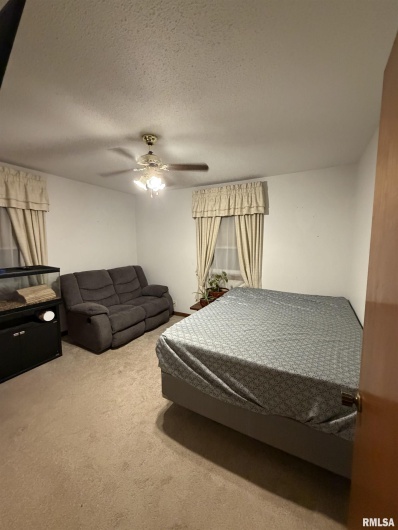 8576 Old Route 13, Marion, Illinois 62959, 3 Bedrooms Bedrooms, 0 ,2 BathroomsBathrooms,Residential,For Sale,Old Route 13,0,RMAEB460701