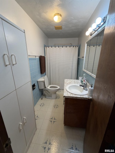 8576 Old Route 13, Marion, Illinois 62959, 3 Bedrooms Bedrooms, 0 ,2 BathroomsBathrooms,Residential,For Sale,Old Route 13,0,RMAEB460701