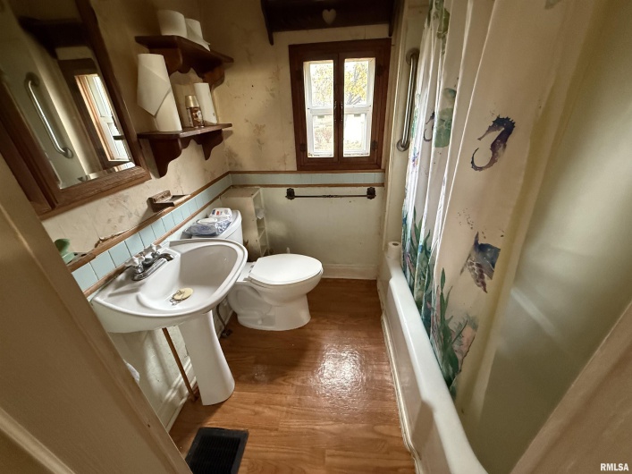 820 10TH Street, Herrin, Illinois 62948, 1 Bedroom Bedrooms, 0 ,1 BathroomBathrooms,Residential,For Sale,10TH,0,RMAEB460592