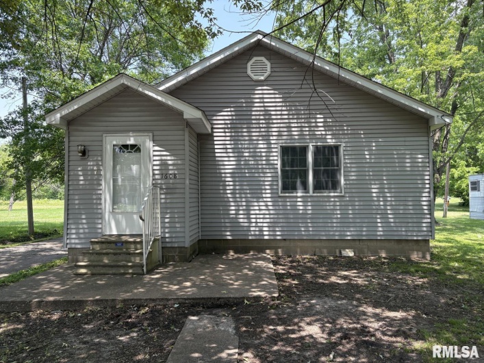1606 & 1608 Faust Street, Marion, Illinois 62959, 3 Bedrooms Bedrooms, 0 ,1 BathroomBathrooms,Residential,For Sale,Faust,0,RMAEB458306