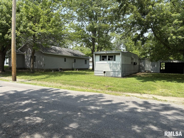 1606 & 1608 Faust Street, Marion, Illinois 62959, 3 Bedrooms Bedrooms, 0 ,1 BathroomBathrooms,Residential,For Sale,Faust,0,RMAEB458306