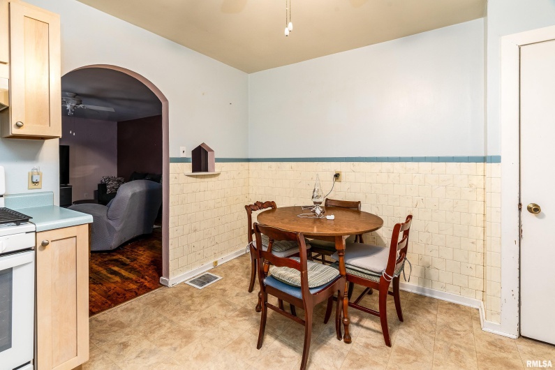 2320 McCord Street, Murphysboro, Illinois 62966, 2 Bedrooms Bedrooms, 0 ,1 BathroomBathrooms,Residential,For Sale,McCord,0,RMAEB460712