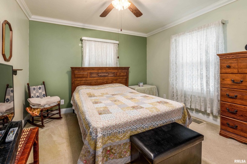 2320 McCord Street, Murphysboro, Illinois 62966, 2 Bedrooms Bedrooms, 0 ,1 BathroomBathrooms,Residential,For Sale,McCord,0,RMAEB460712