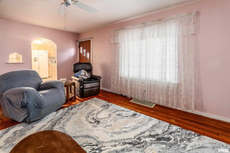 2320 McCord Street, Murphysboro, Illinois 62966, 2 Bedrooms Bedrooms, 0 ,1 BathroomBathrooms,Residential,For Sale,McCord,0,RMAEB460712